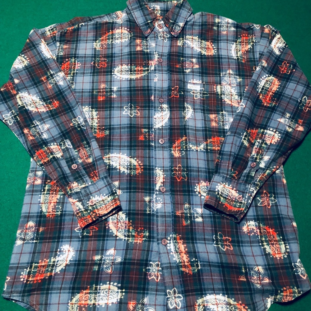 Guess button down